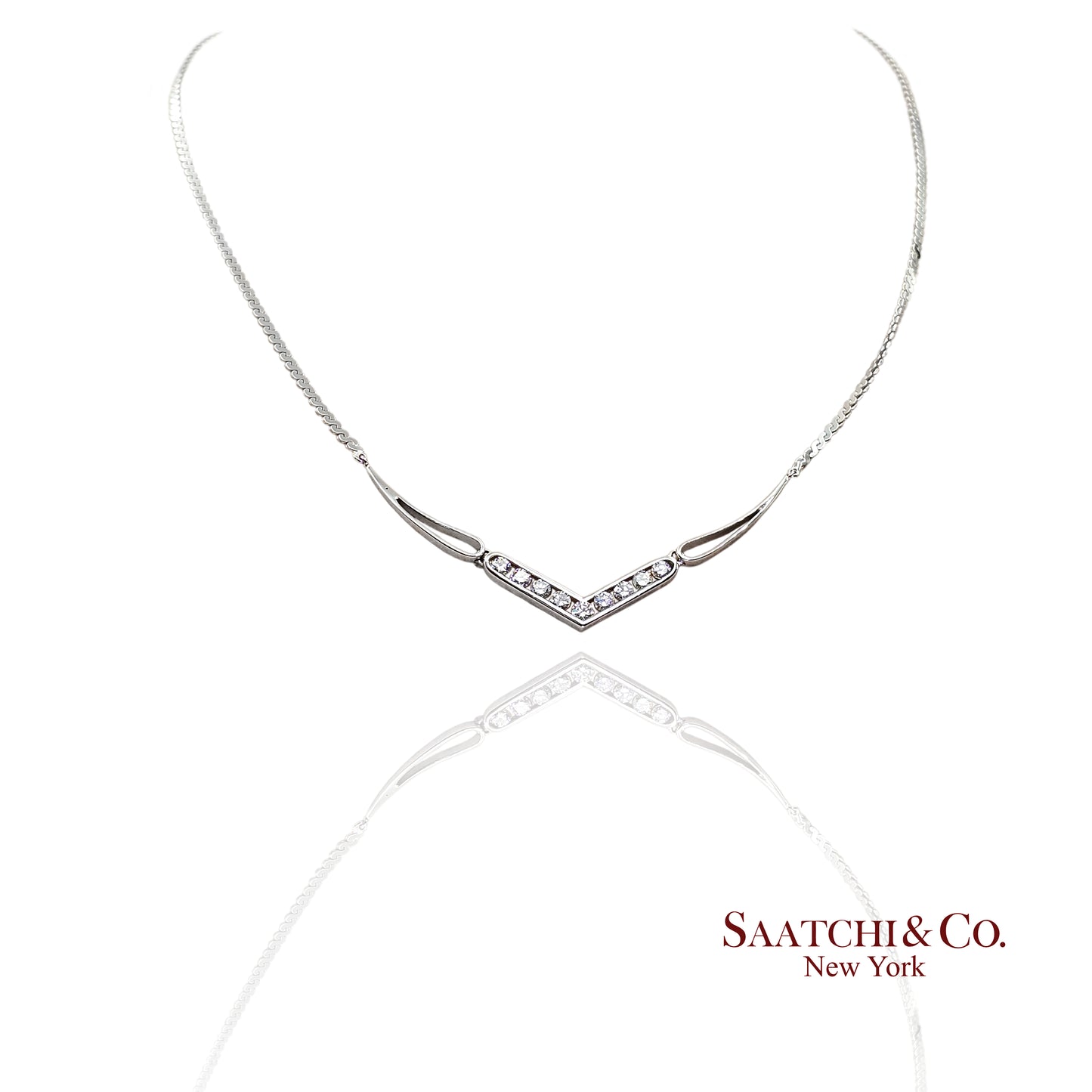 18k (750) White Gold V Shaped Necklace Natural Diamond