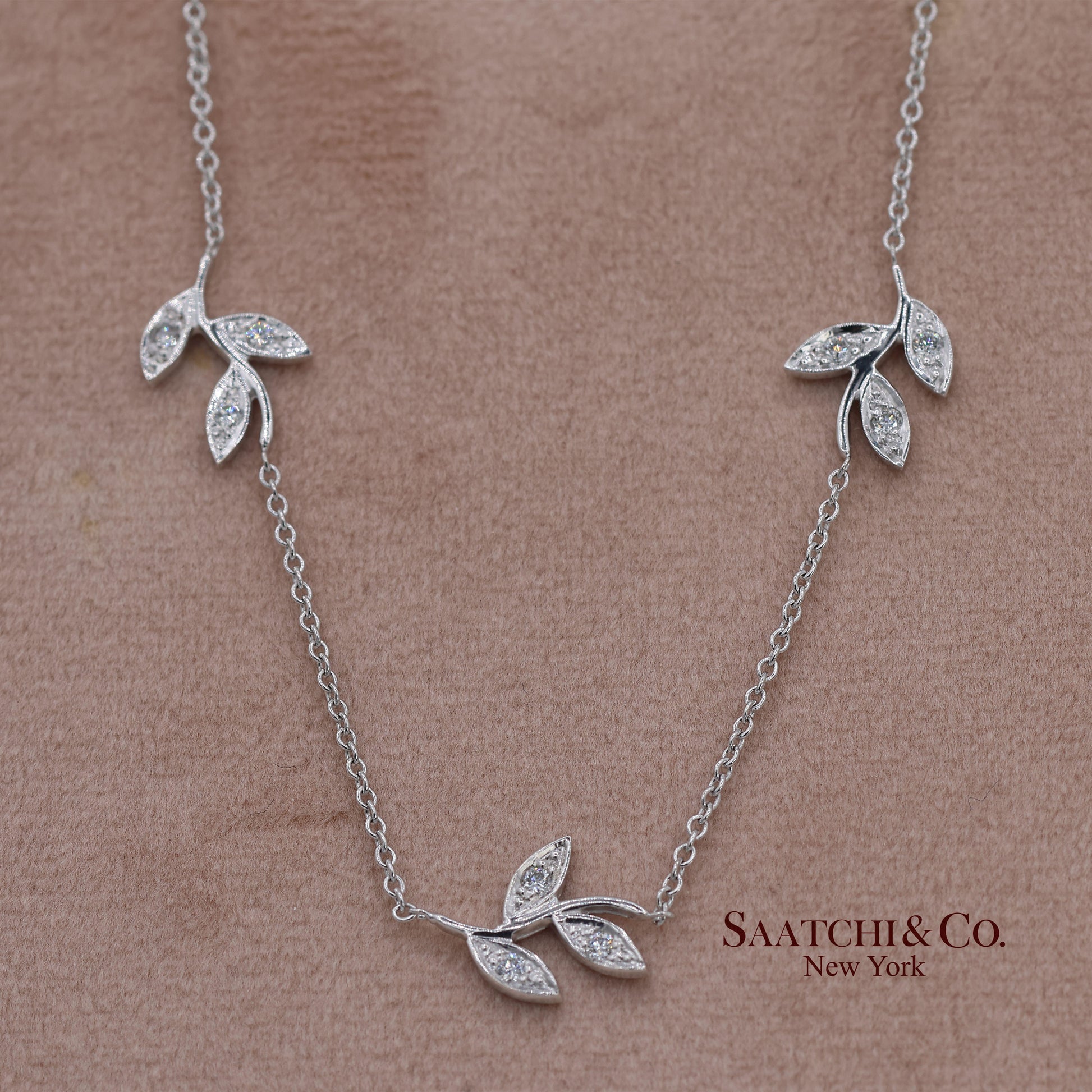 18K(750) White Gold Natural Diamond Leaf Pendant Necklace with Chain