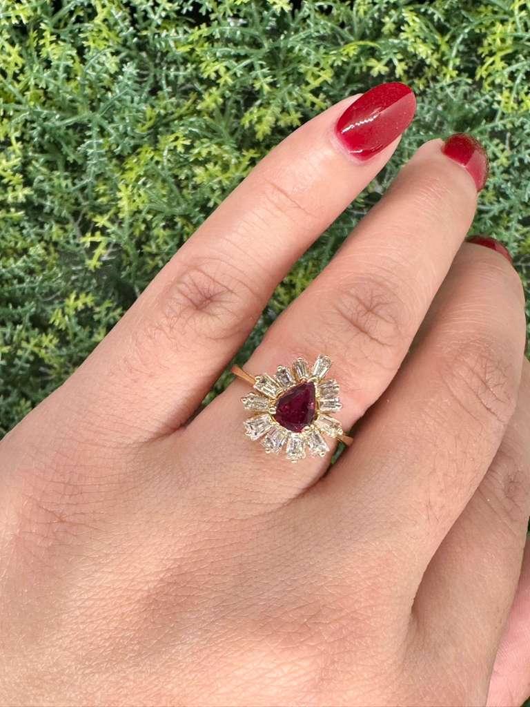 18K(750) Yellow Gold Natural Diamond Ballerina Ruby Ring