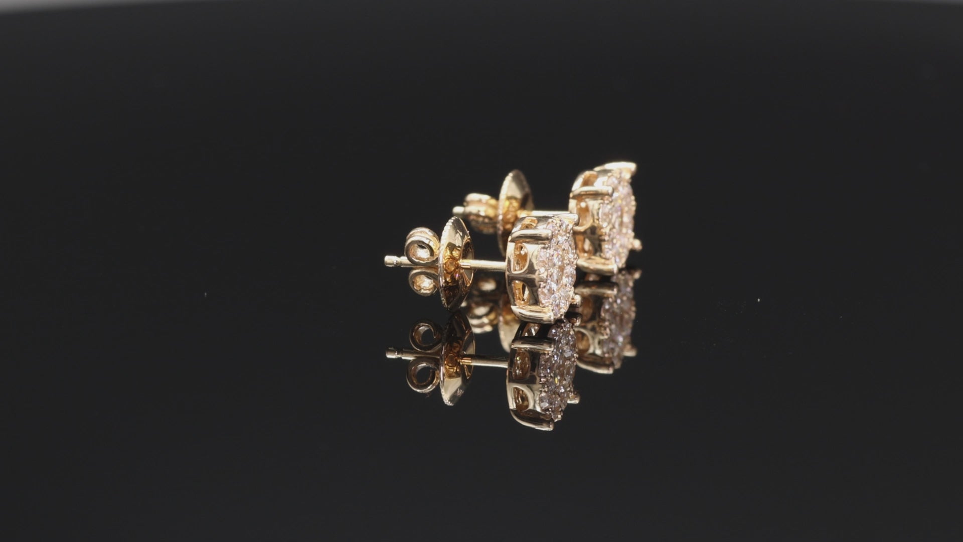 14k (585) Yellow Gold Round Cut Diamond Cluster Stud Earrings