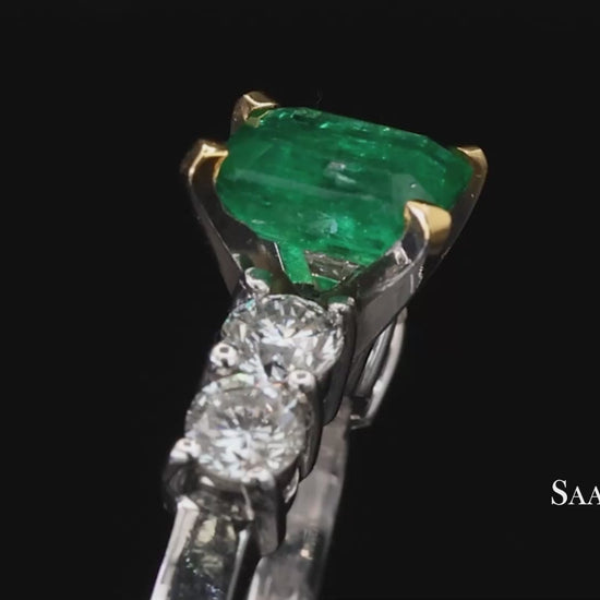 18k (750) White Gold Natural Emerald and Diamond Ring Size 7