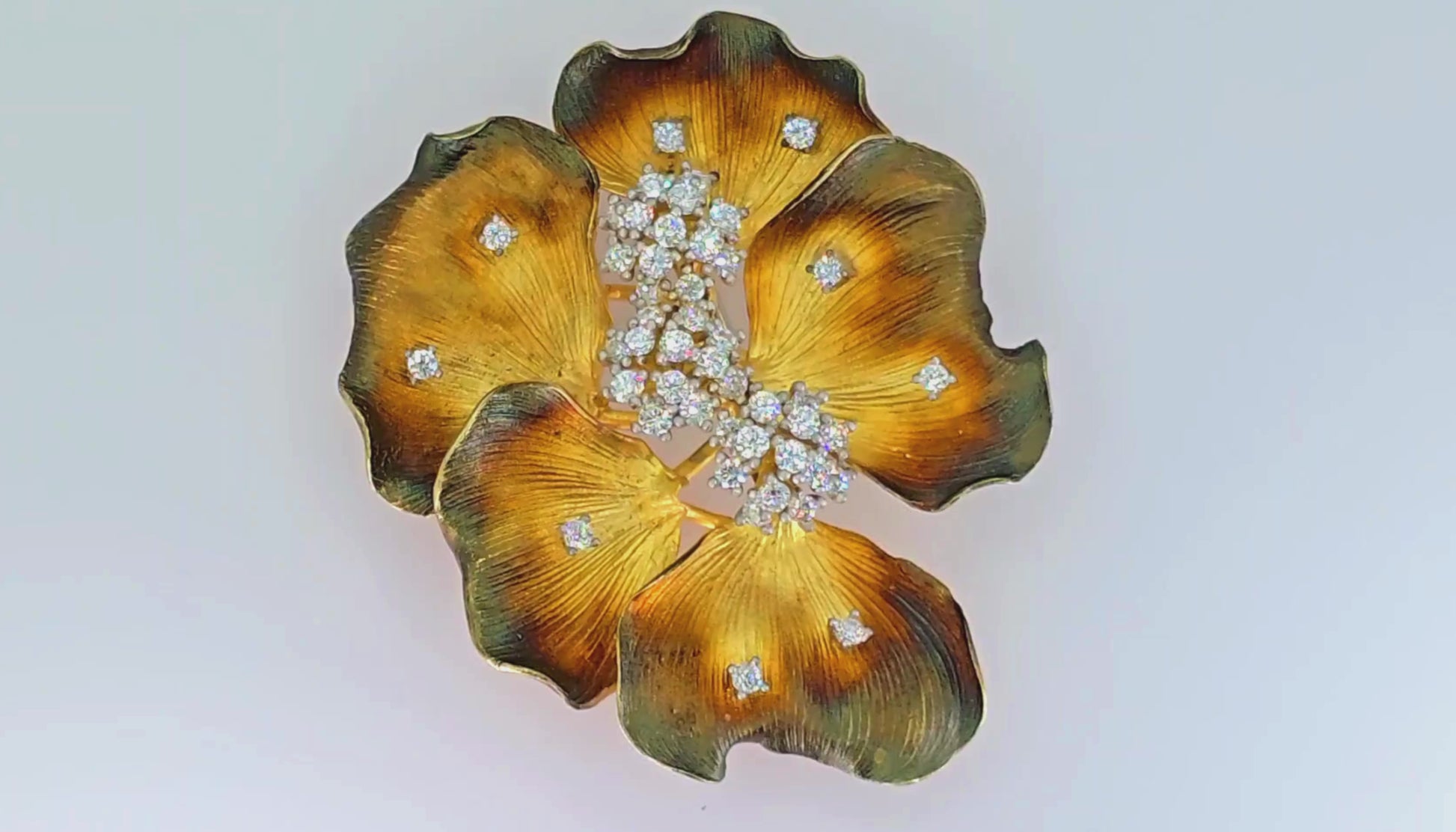 18k (750) Yellow Gold Natural Diamond Flower Brooch