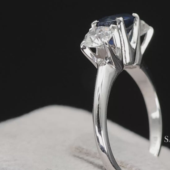 18k (750) White Gold Natural Sapphire and Diamond Ring Size 5