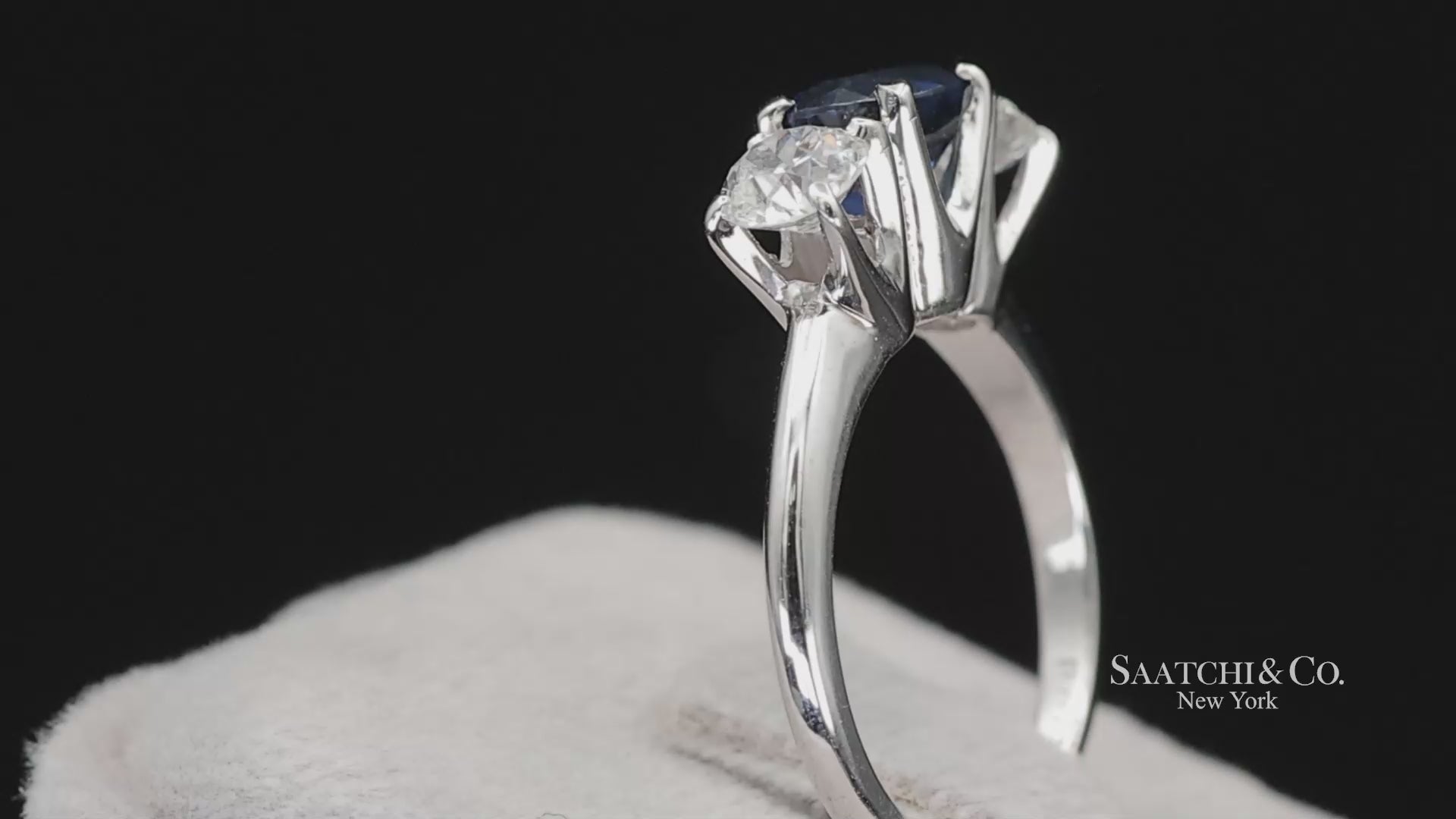 18k (750) White Gold Natural Sapphire and Diamond Ring Size 5