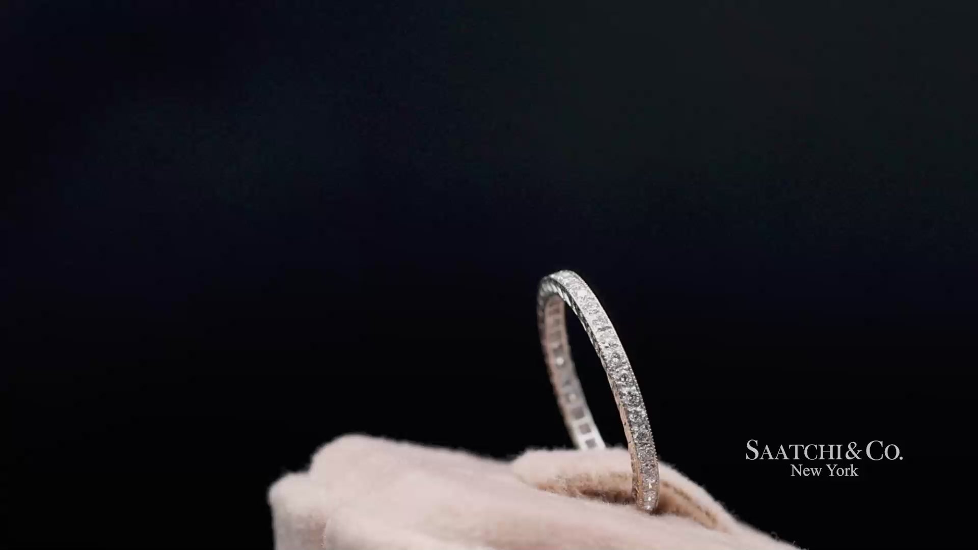 18K (750) White Gold Exquisite Hand Engraving and Milgrain Detailing Band Ring