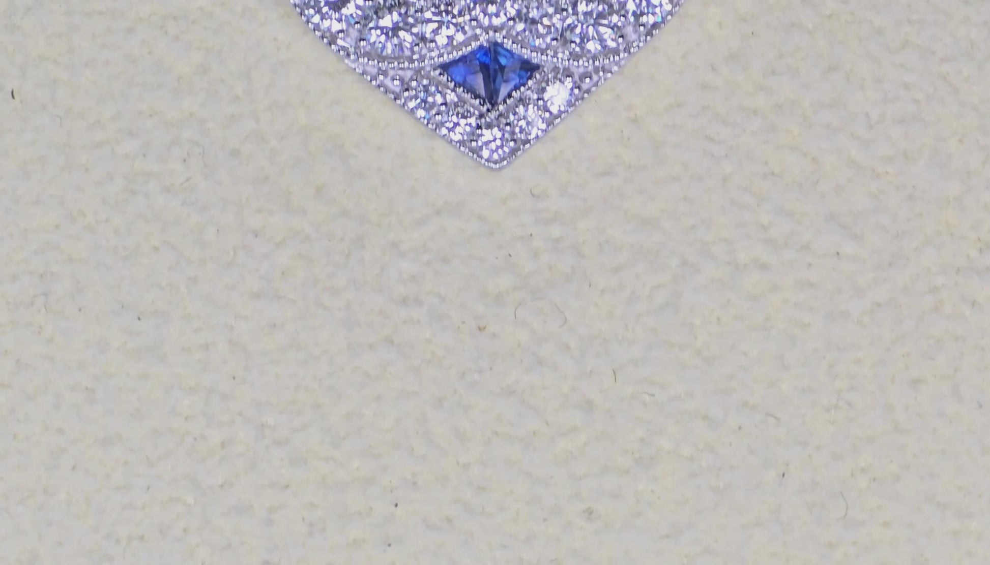 18k (750) White Gold - Natural VVS-VS Diamond & Sapphire: Pendant and Chain