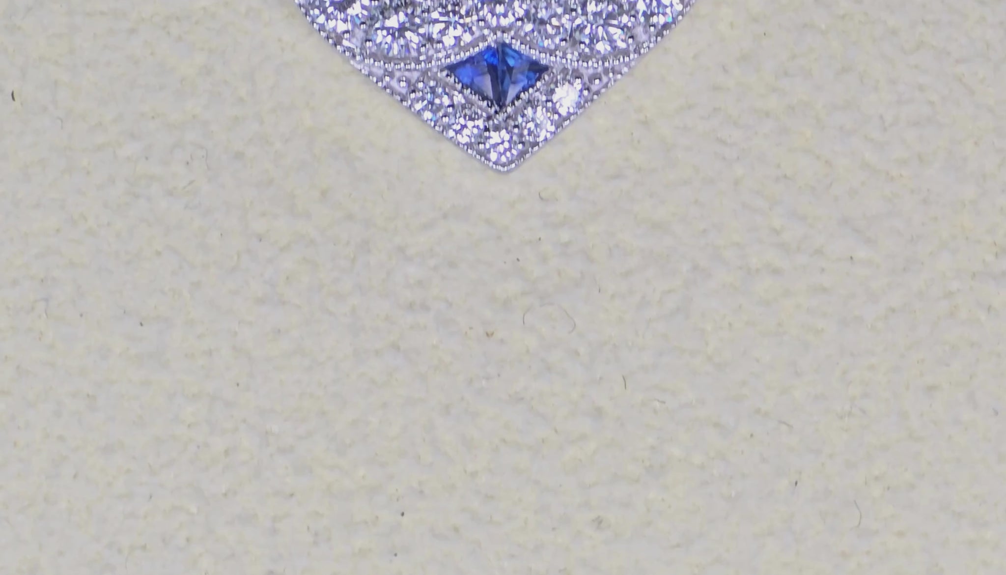 18k (750) White Gold - Natural VVS-VS Diamond & Sapphire: Pendant and Chain