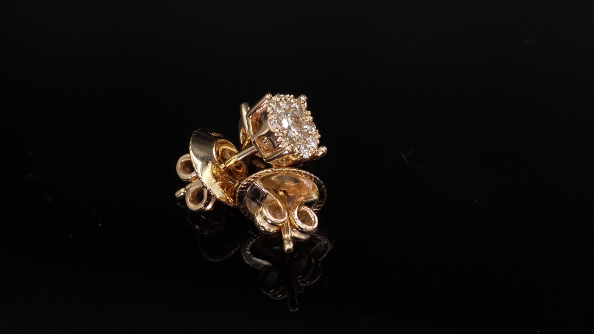 14k (585) Yellow Gold Round Cut Natural Diamond Cluster Stud Earrings