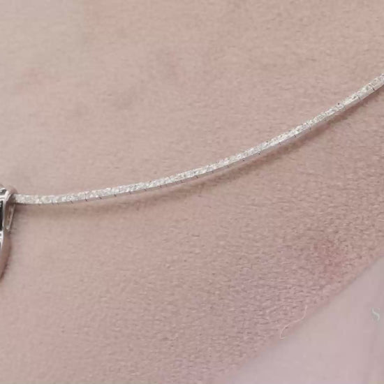 Elegant 18K White Gold Choker Necklace with Natural Diamond Pendant