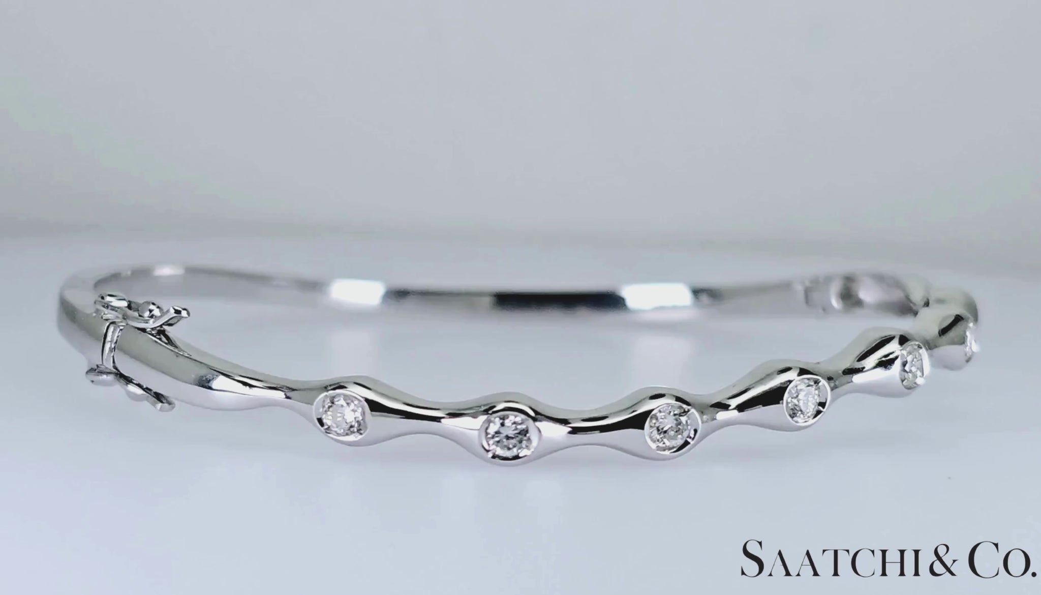 18k (750) Solid White Gold Natural Diamond Bangle Bracelet snap closure 0.5 ct