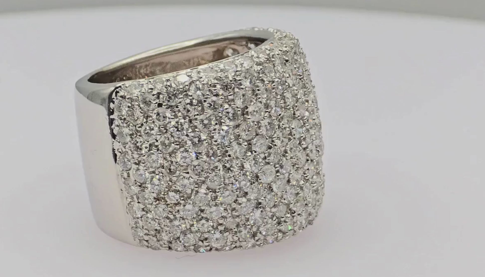 18k (750) White Gold 4 Ct Natural White Diamond Wide Band/Ring