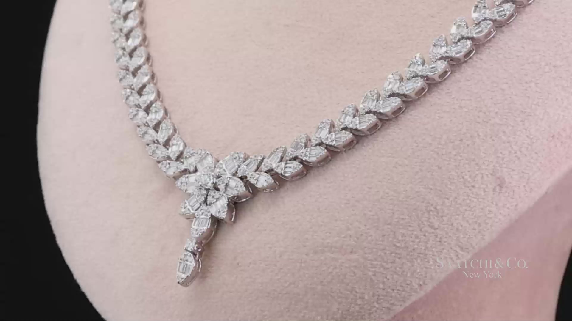 18K (750) Natural White Diamond Necklace
