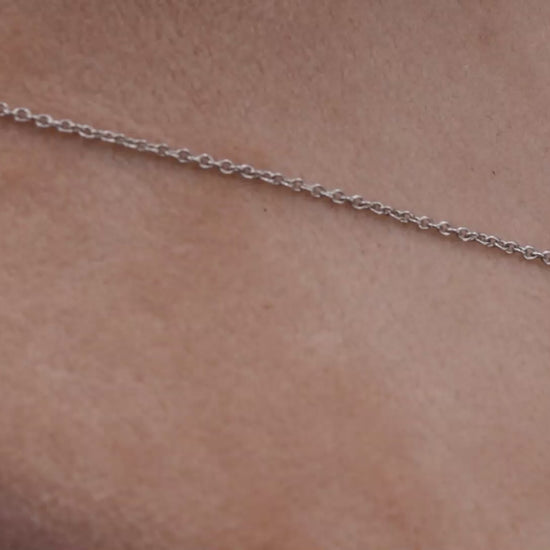 18K(750) White Gold Natural Diamond Leaf Shape Pendant Necklace with Chain