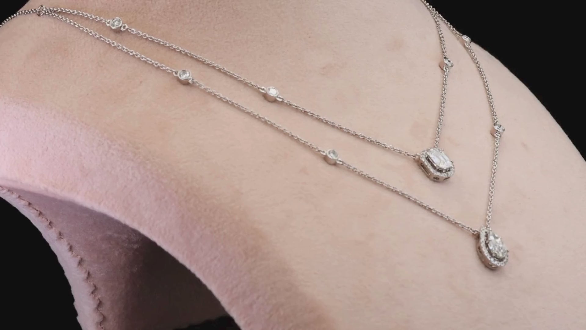 18k white gold pie cut pear and Emerald setting natural diamond necklace