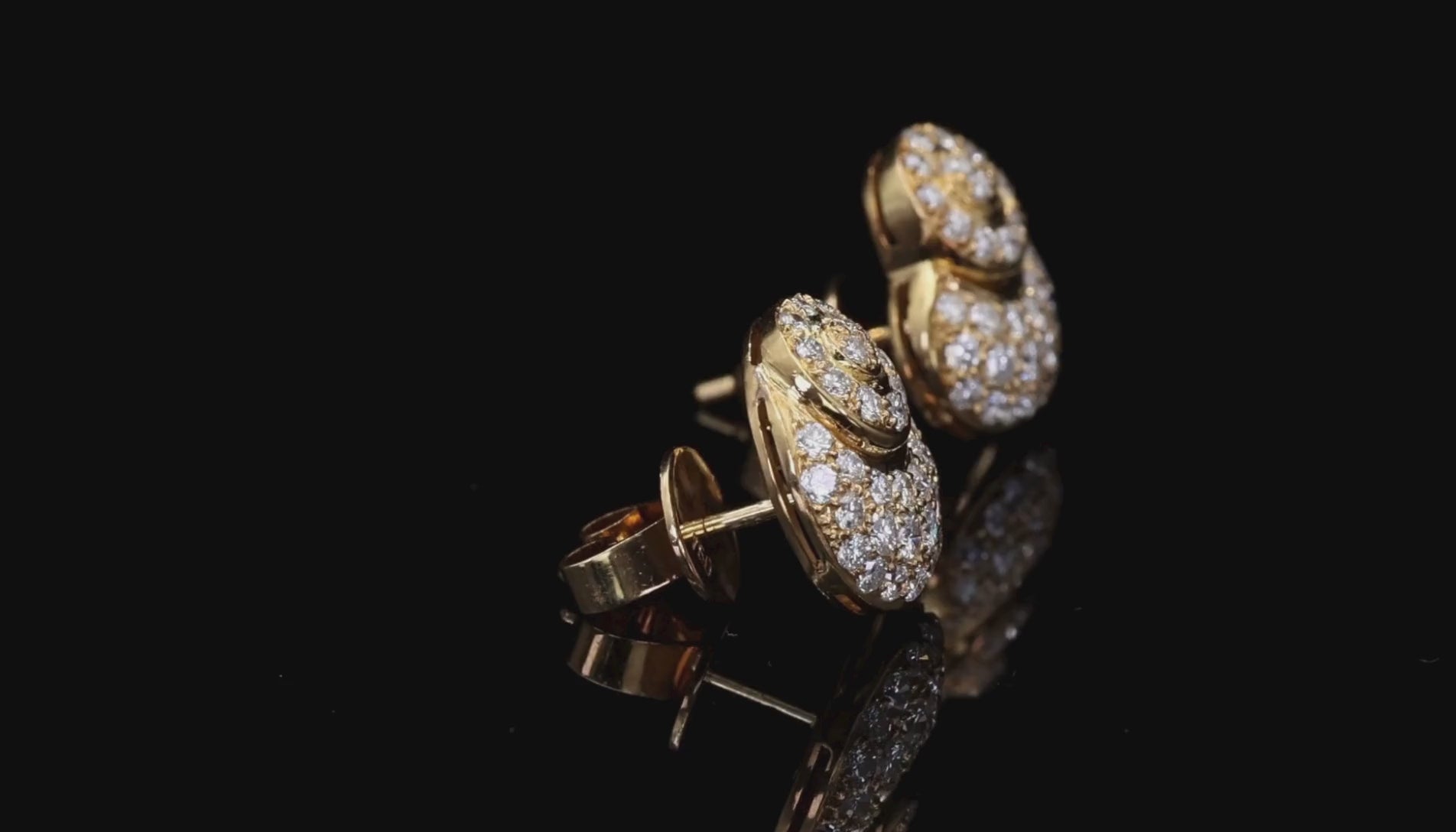 18k (750) Yellow Gold Stunning DIamond Studed Earrings